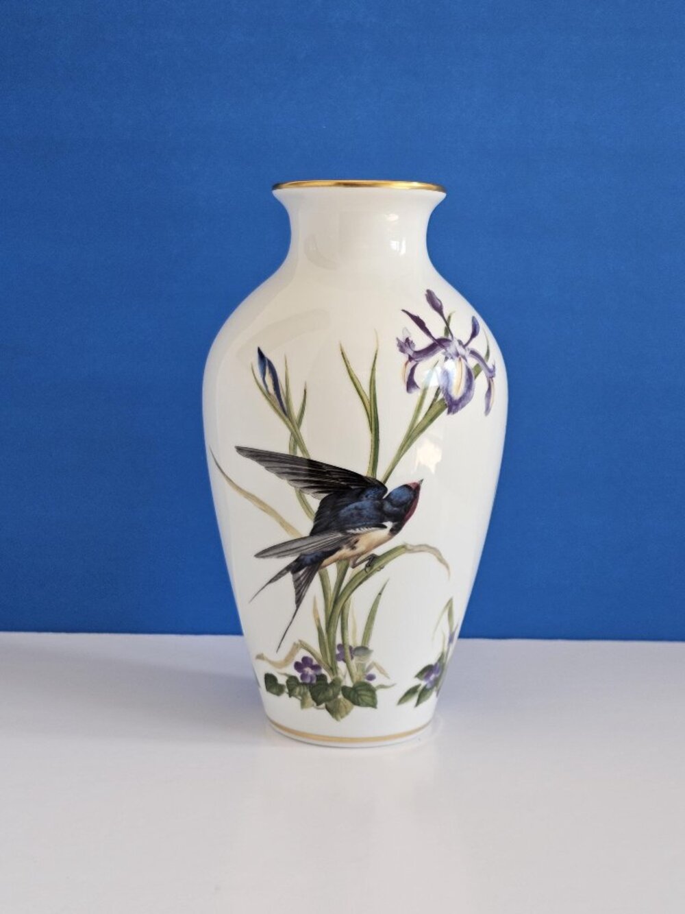 Vintage 1980 Franklin Porcelain The Meadowland Bird Vase By Basel Ede